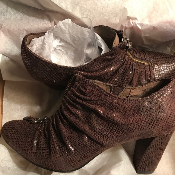 AEROSOLES Shoes - Aerosoles Brown  padded snake heels NEW!!